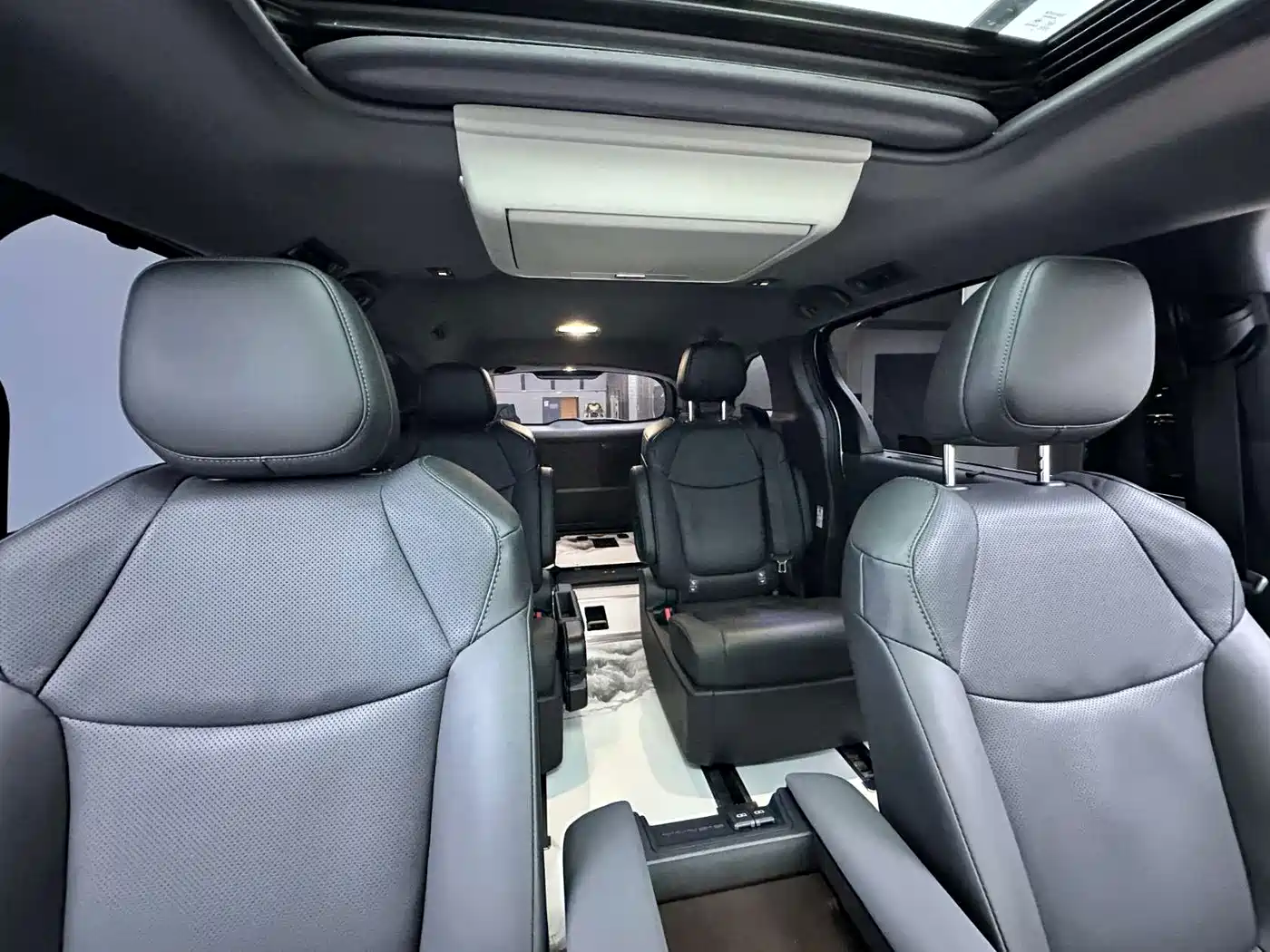 TOYOTA SIENNA
