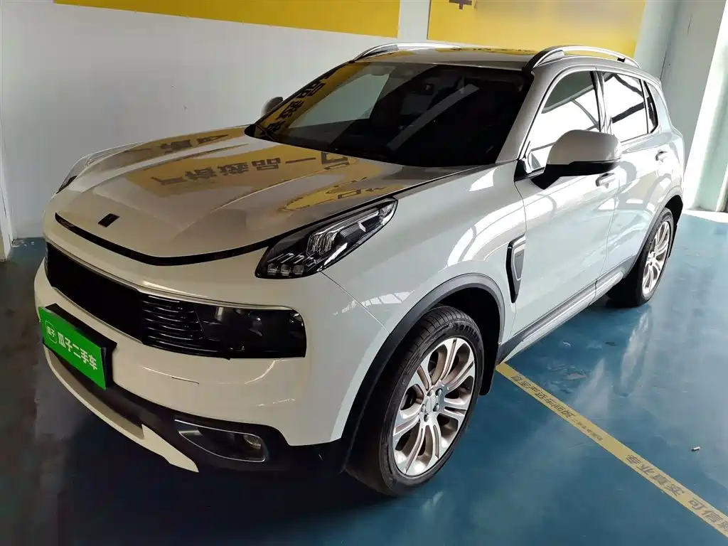 Lynk & Co 01 2017 2.0T 2WD Pro Version фото 2