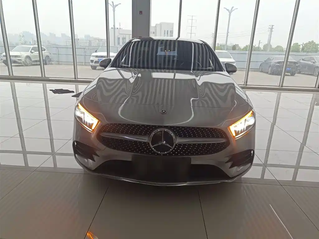 Mercedes-Benz A-Class 2020 A 200 L Sport Sedan фото 3