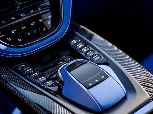 Aston Martin DBX 2021 2021 4.0T V8 Realm of Simplicity