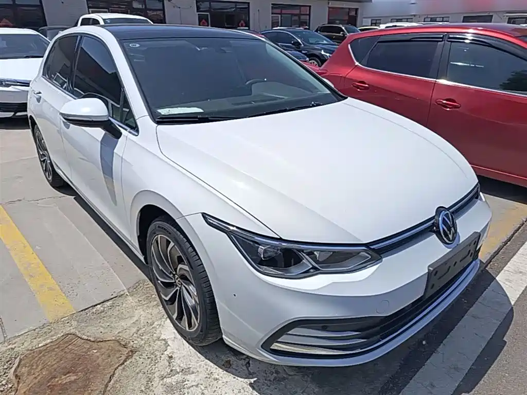 Volkswagen Golf 2023 Facelift 280TSI DSG Pro фото 4