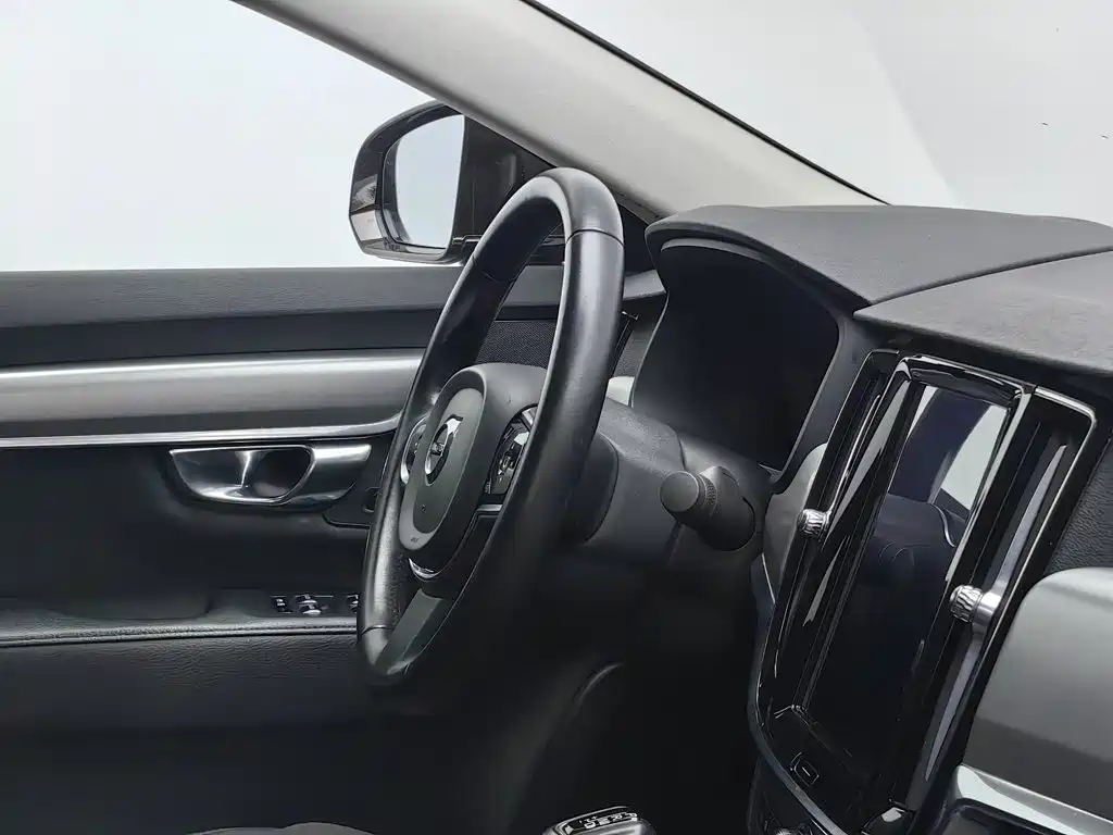 Фото 22 - Volvo S90
