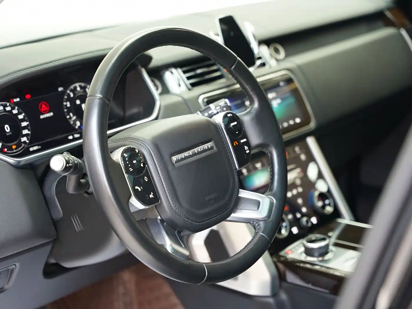 Land Rover Range Rover 2021 3.0 L6 Golden Age Edition фото 19