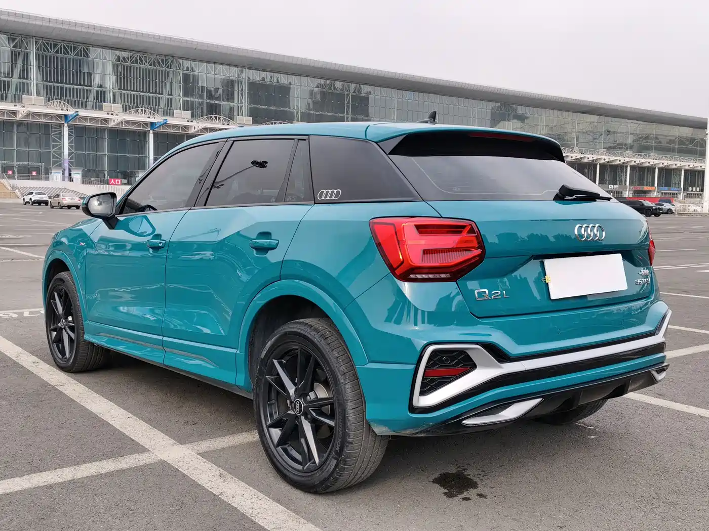 AUDI Q2L