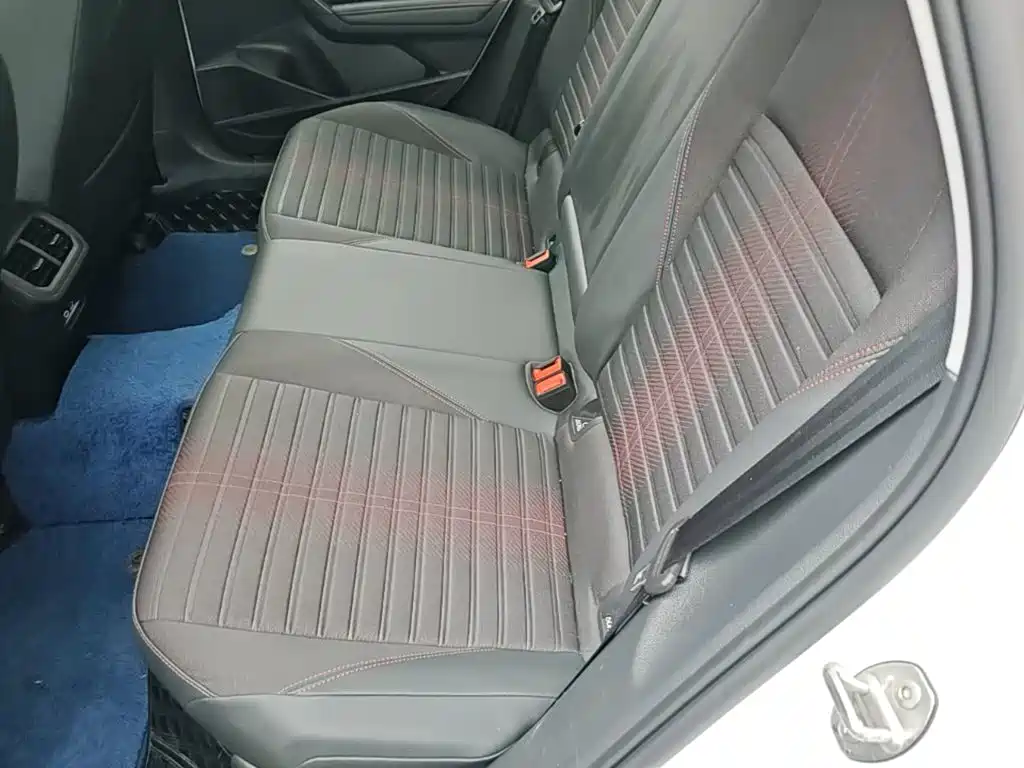 صورة 17 - Volkswagen Lavida