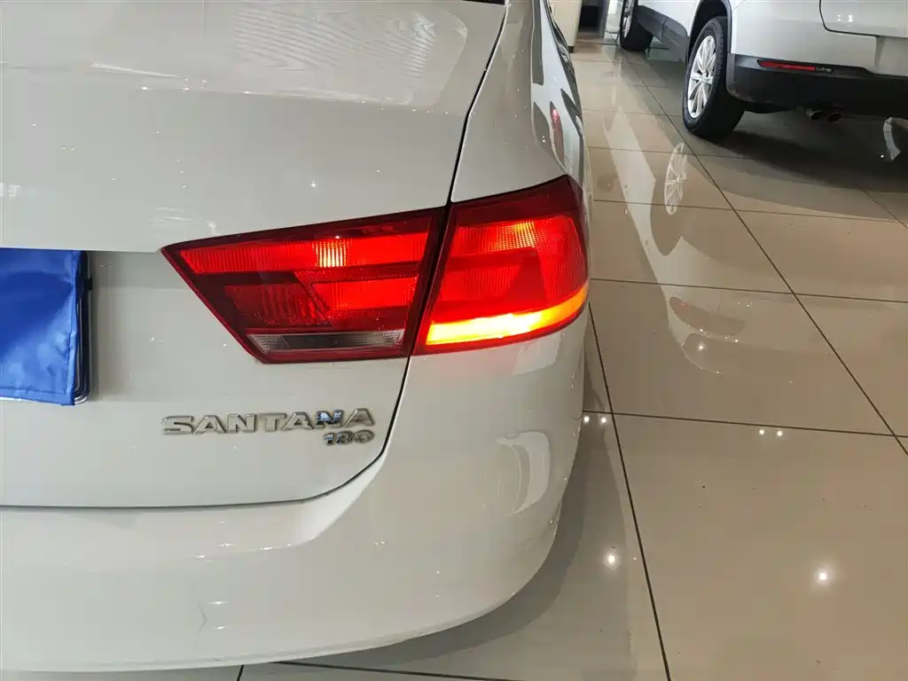 Volkswagen Santana 2015 1.6L Automatic Trend Edition фото 8
