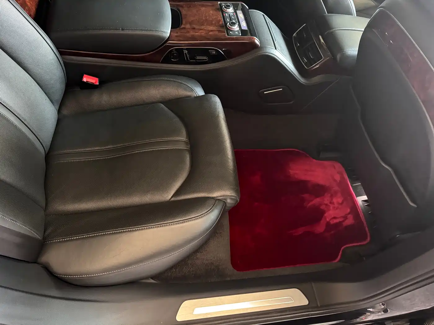 Audi A8 2011 A8L 3.0 TFSI quattro Luxury (213kW) фото 15