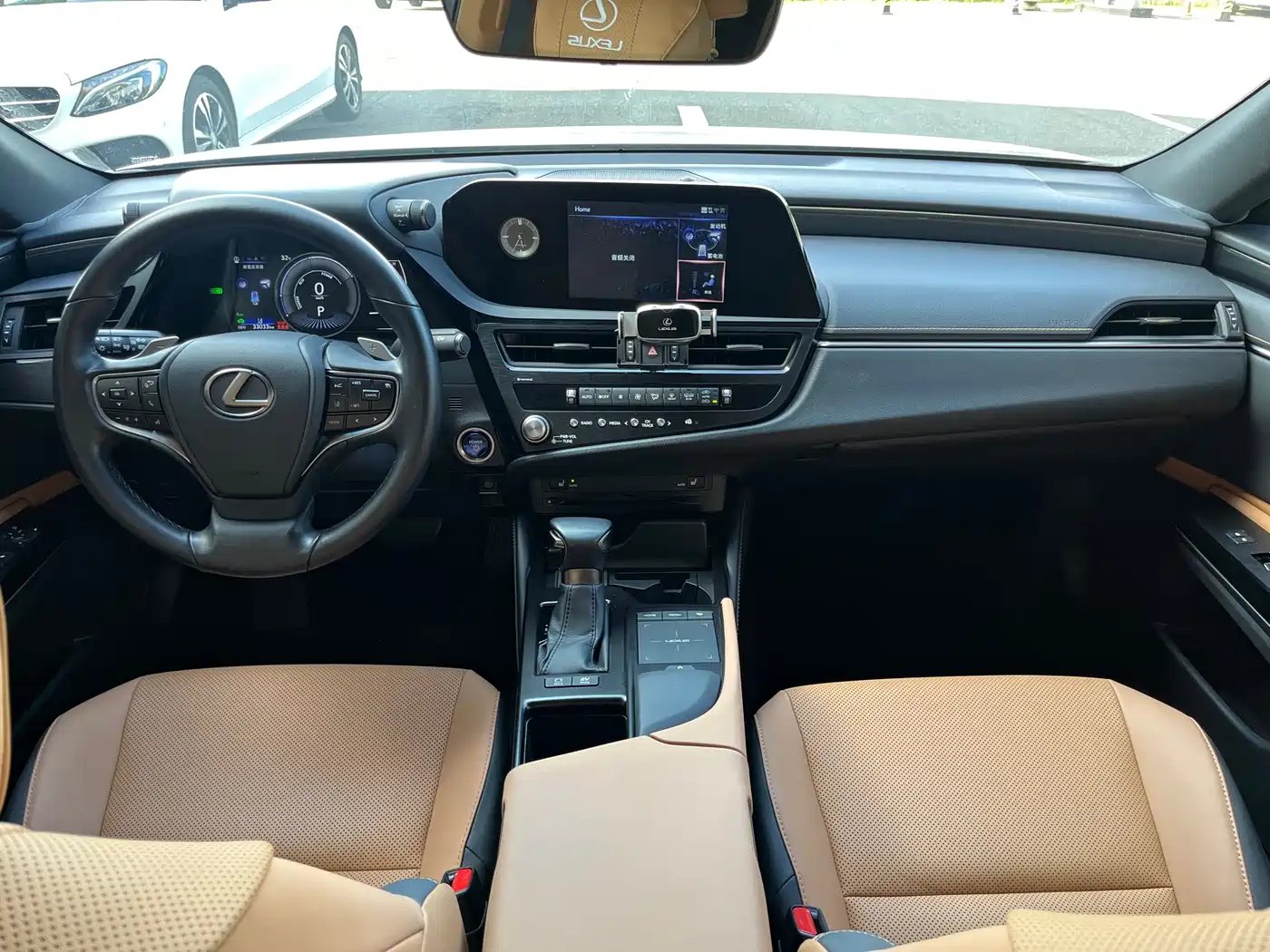 Lexus ES 2021 300h Excellence Edition фото 14