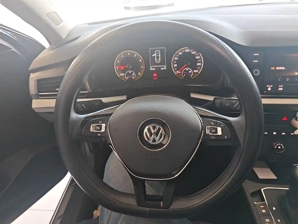Volkswagen Lavida 2018 Hatchback 200TSI DSG Comfort Edition China V фото 11