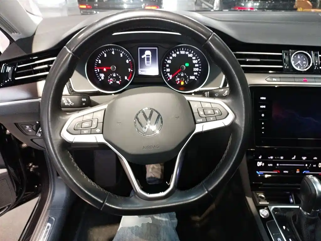 Volkswagen Magotan 2020 330TSI DSG Leading фото 10