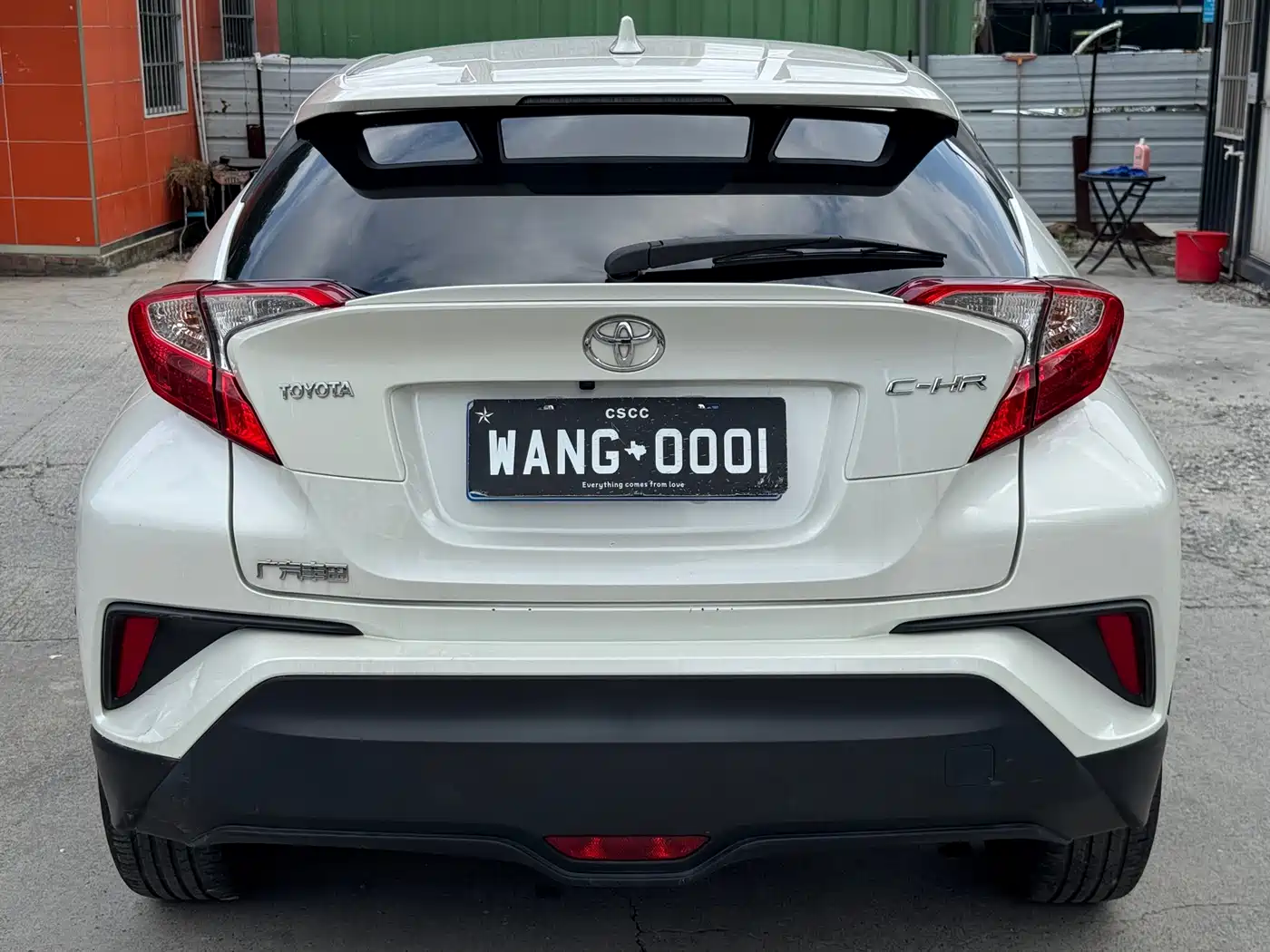 Toyota C-HR 2018 2.0L Leading Sunroof Edition V фото 5