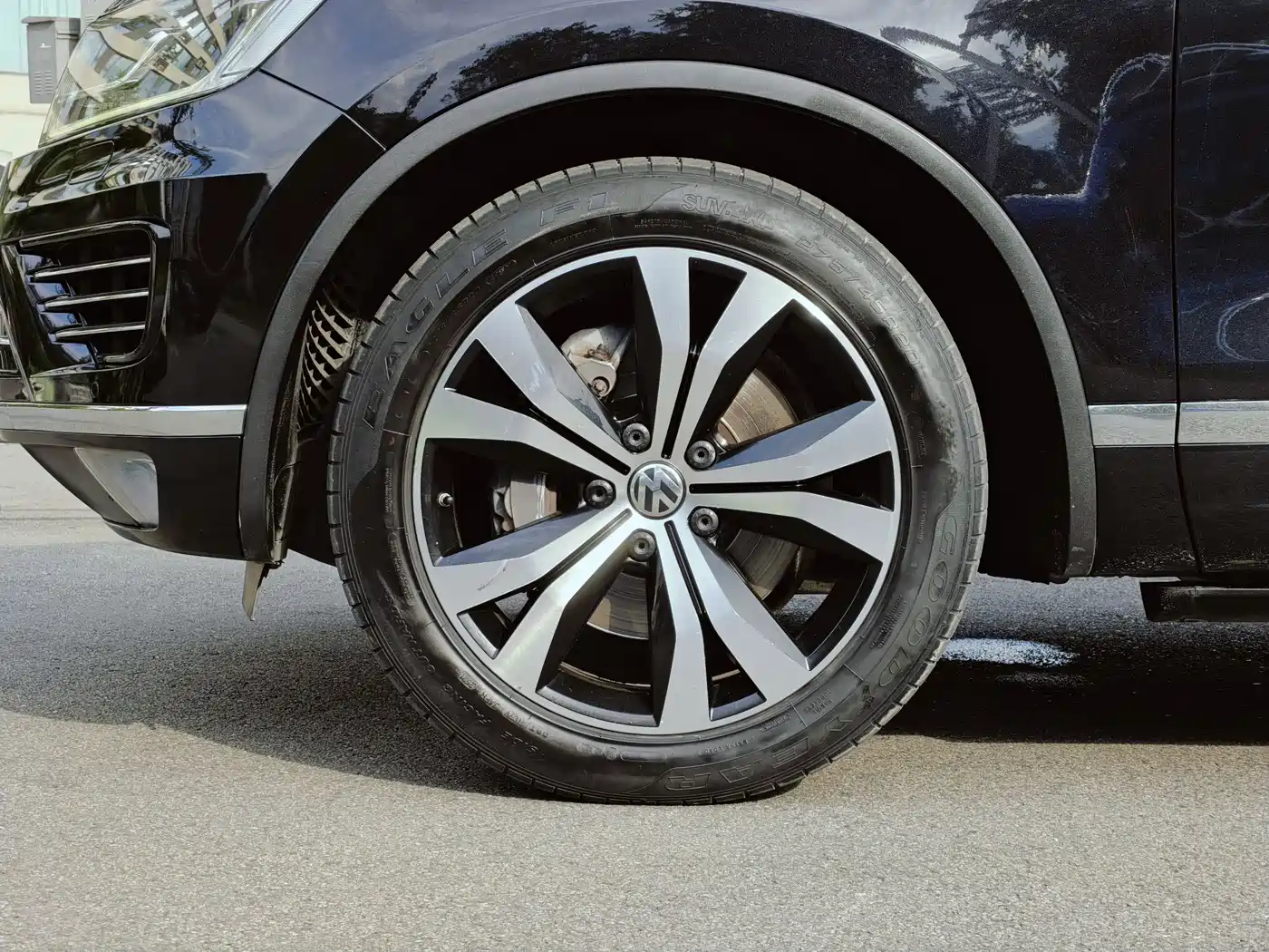 Volkswagen Touareg 2018 3.0TSI Glory Collector's Edition фото 3