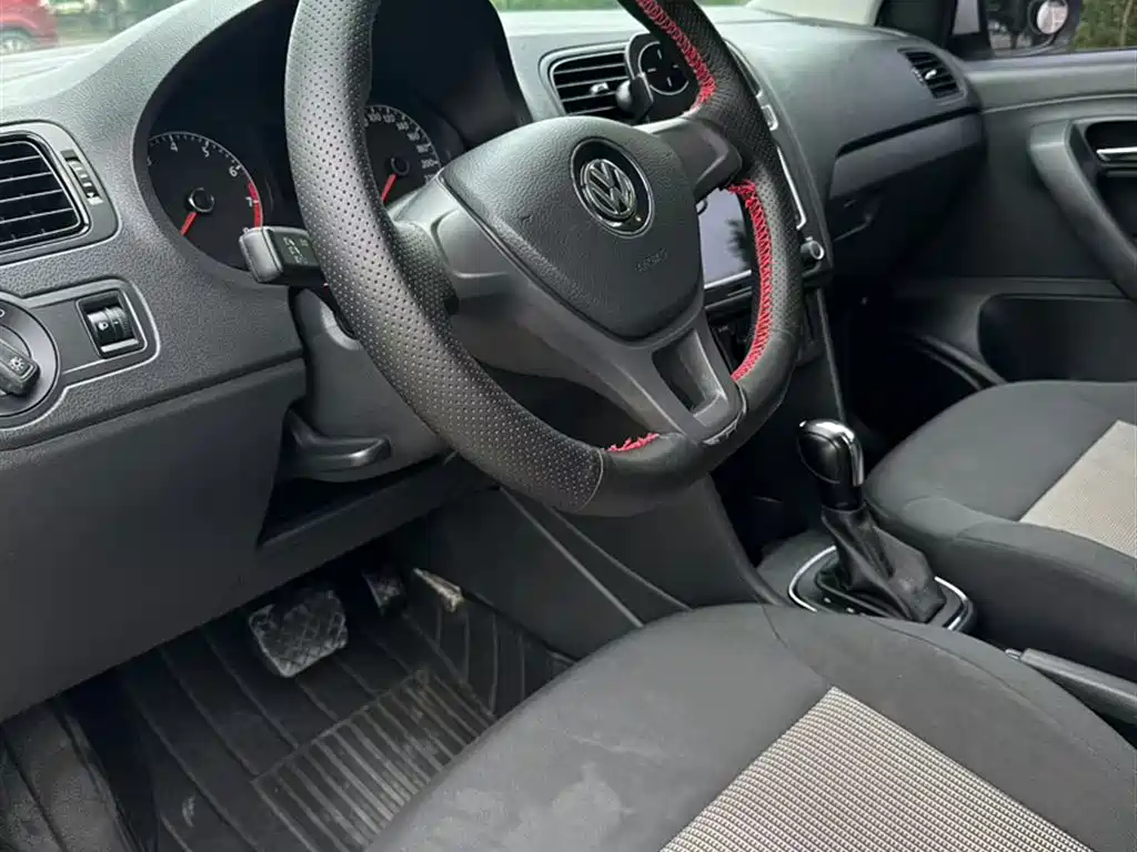 Volkswagen Polo 2018 1.5L Auto Safe Drive фото 9