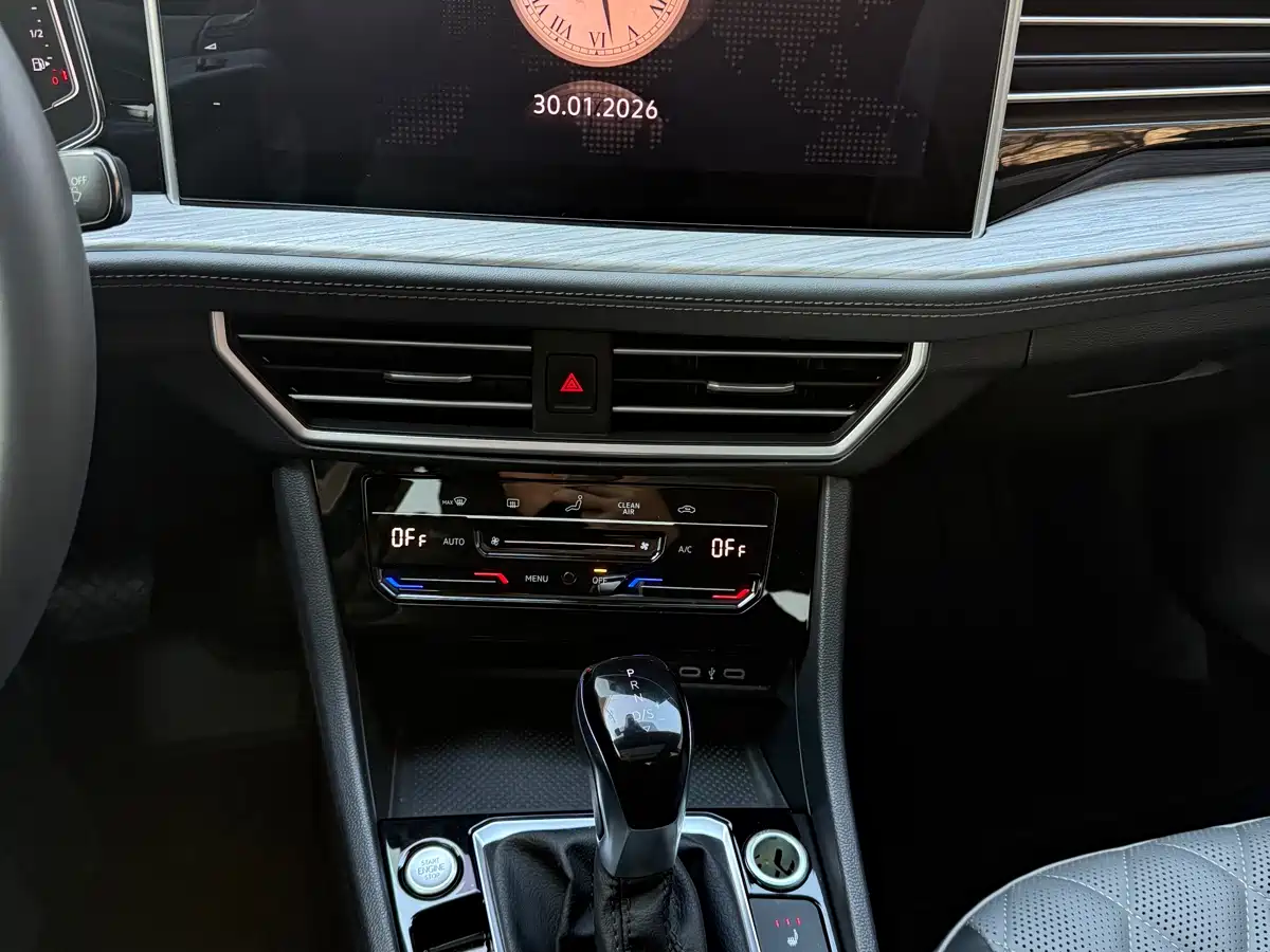 Volkswagen Sagitar 2023 280TSI DSG Surpass Plus Edition фото 9