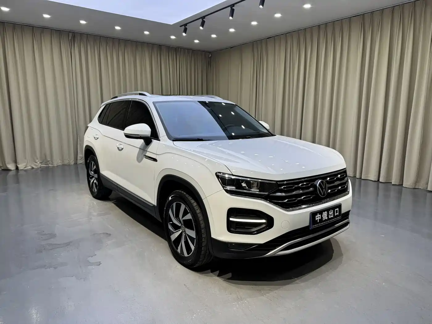 Volkswagen Tayron 2021 280TSI 2WD Luxury Smart Connect фото 3