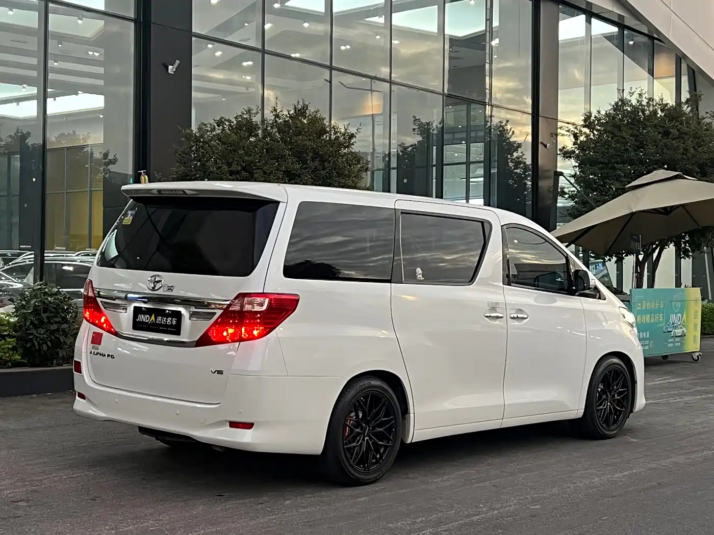 Toyota Alphard 2012 3.5L Luxury Edition фото 9