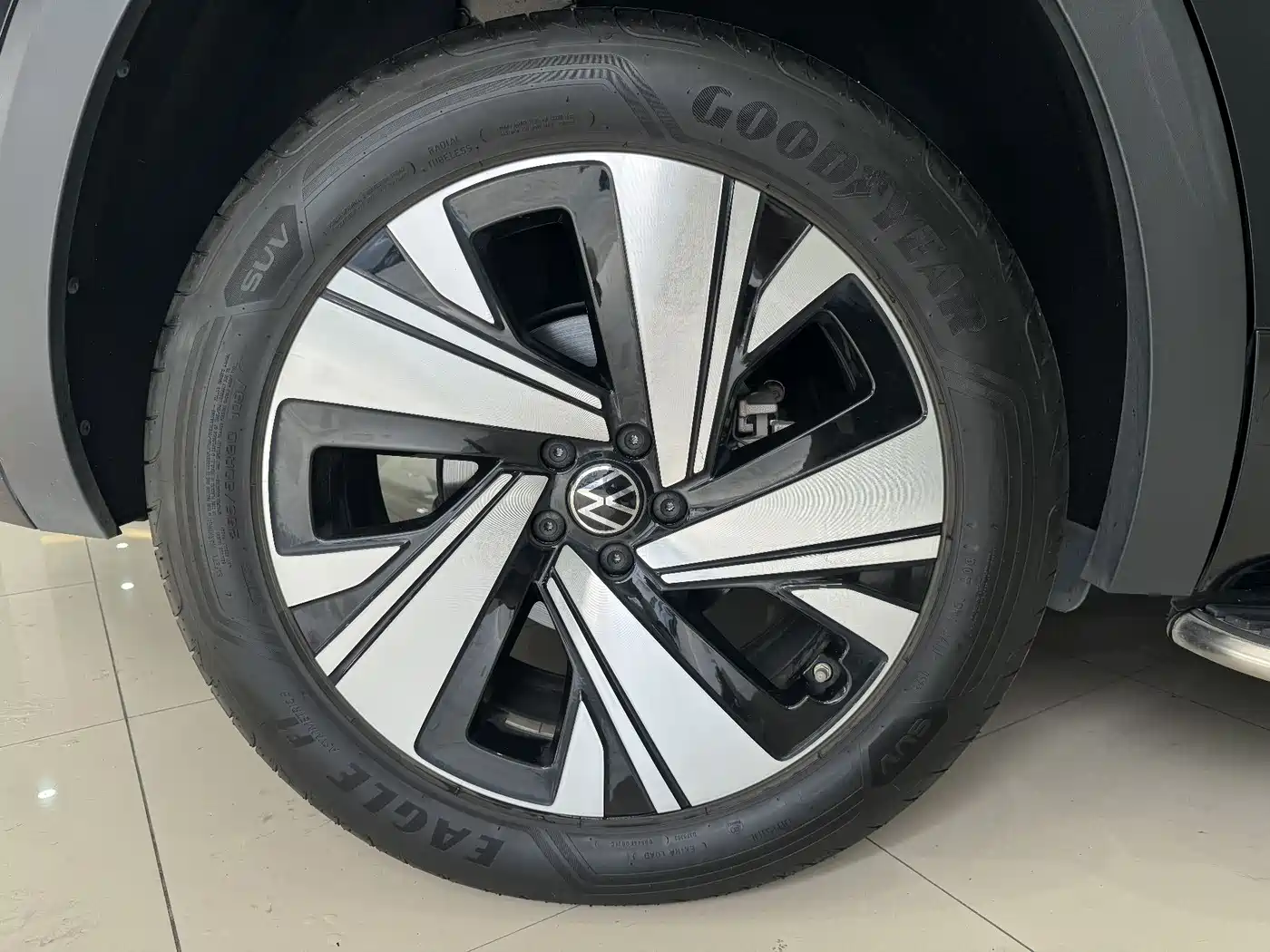 Volkswagen Teramont 2023 Teramont X 330TSI 2WD Premium Luxury фото 16