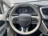 Фото 12 - Chrysler Pacifica PHEV