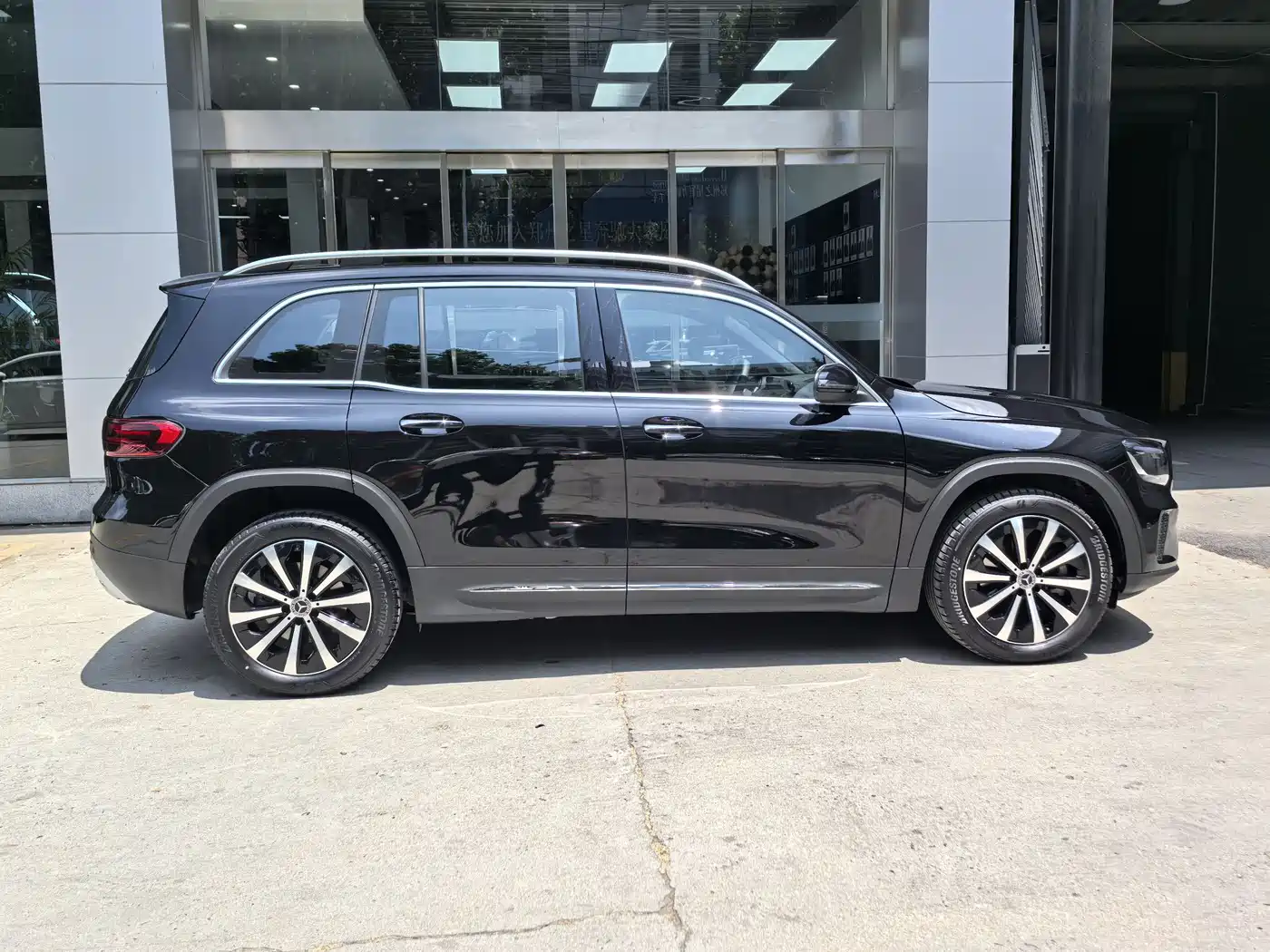 Mercedes-Benz GLB 2025 Model GLB 220 Fashion Style фото 12
