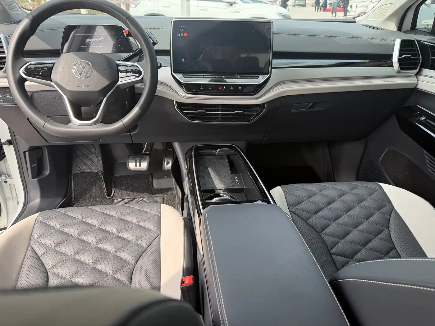 VOLKSWAGEN ID.6 CROZZ