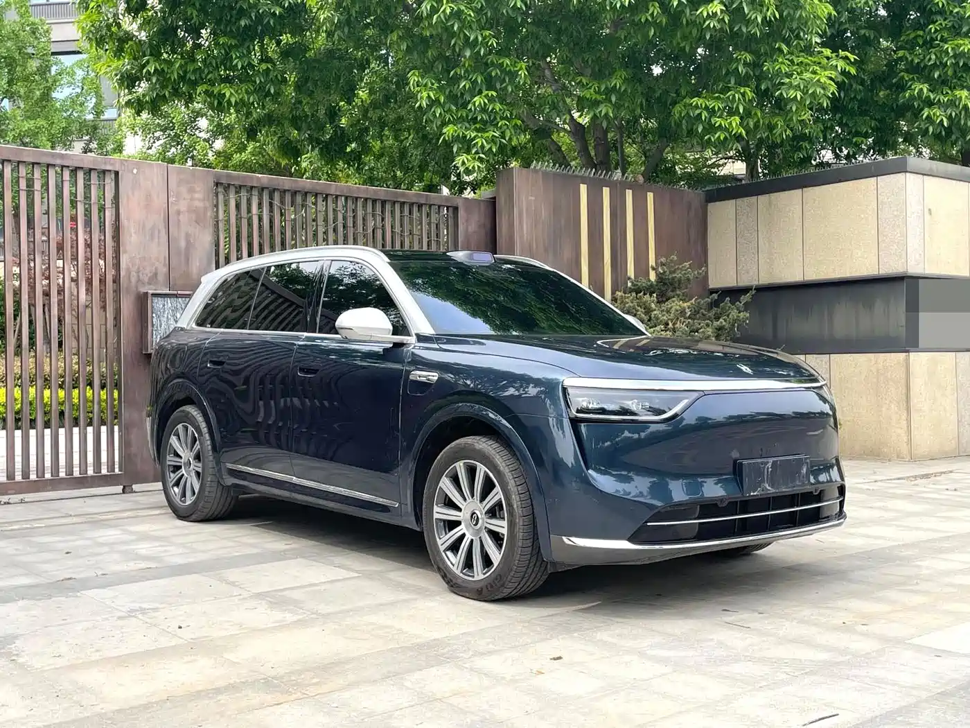 AITO Wenjie AITO M8 2025 Model Extended Range Max+ Edition 53.4kWh 6-Seater фото 2