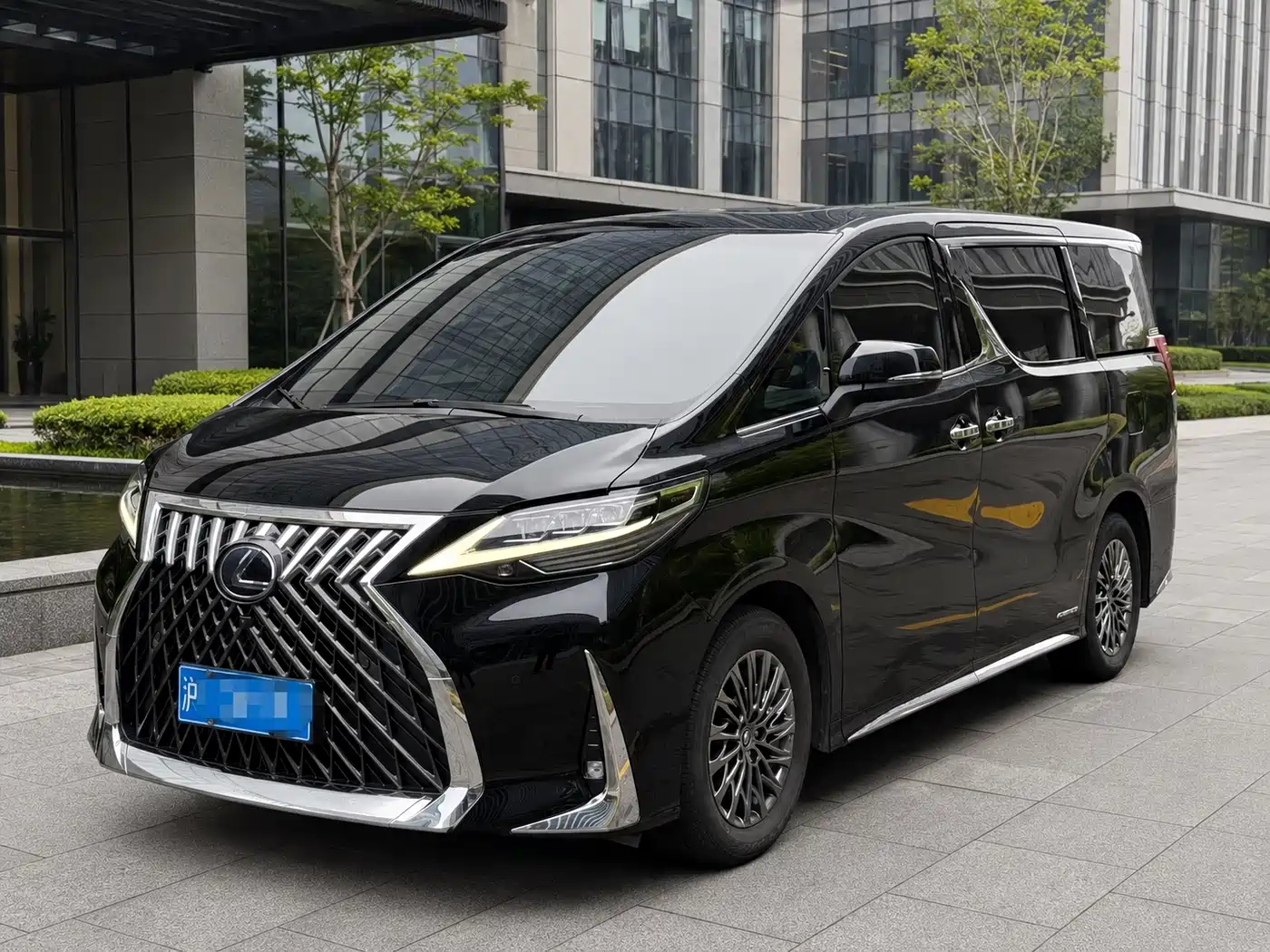 Lexus LM 2020 300h Seven-Seater Elegance Edition