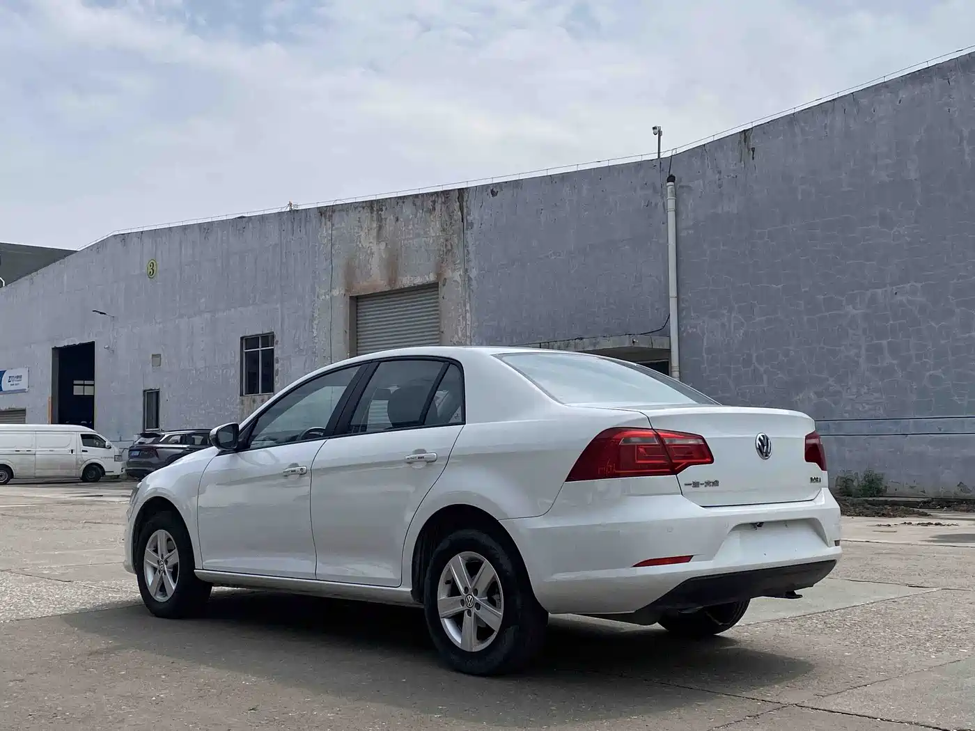 Volkswagen Bora 2014 1.6L Automatic Fashion Edition фото 7