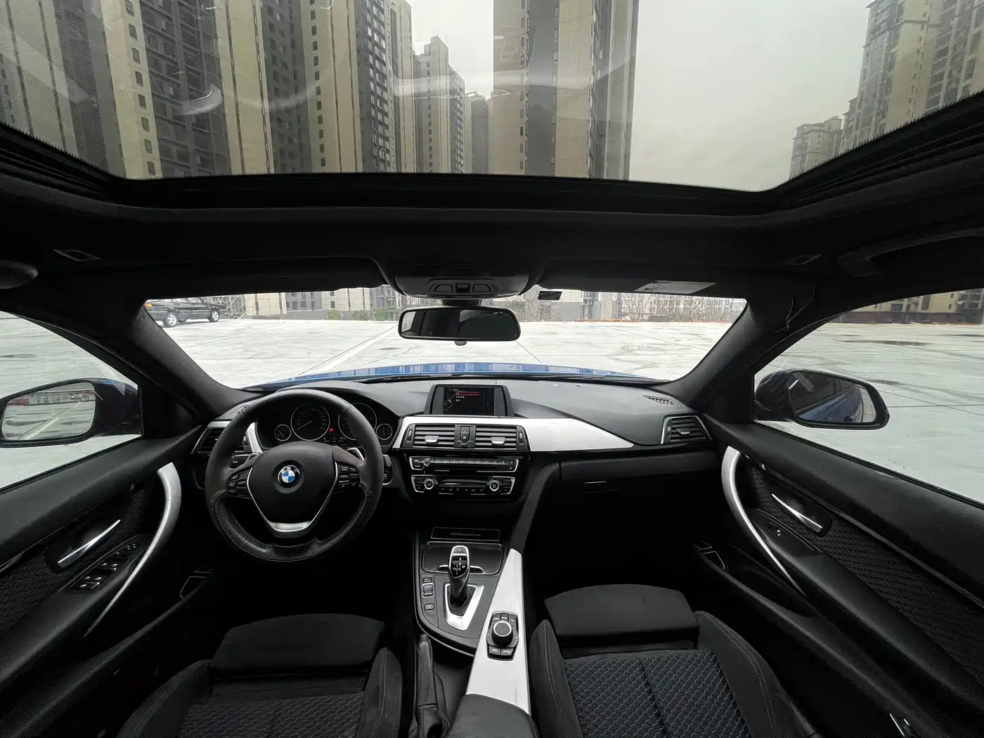 BMW 3 Series 2017 320i M Sport фото 12