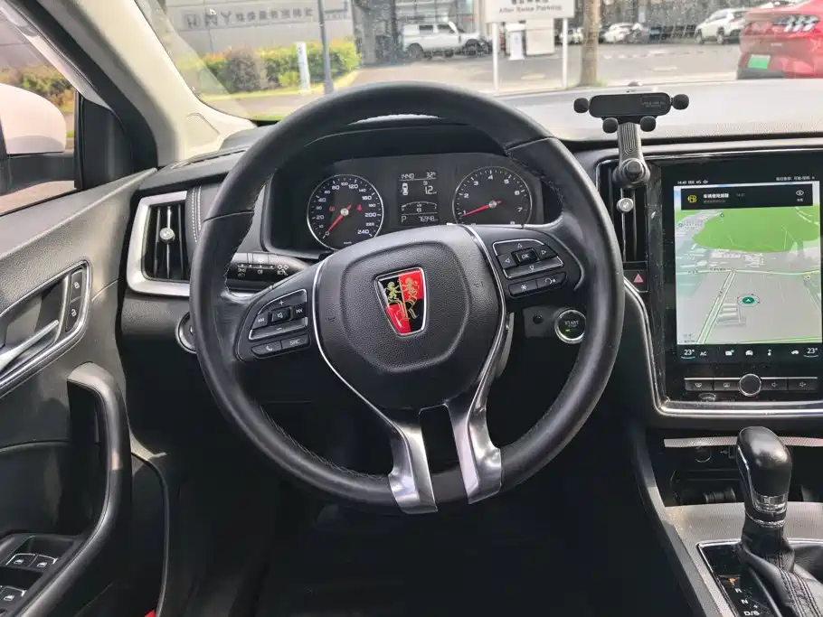 Фото 15 - Roewe i6