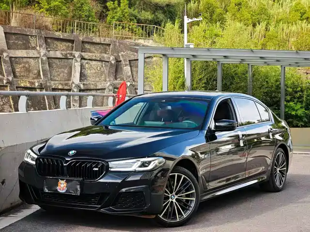 BMW 5-SERIES 2024
