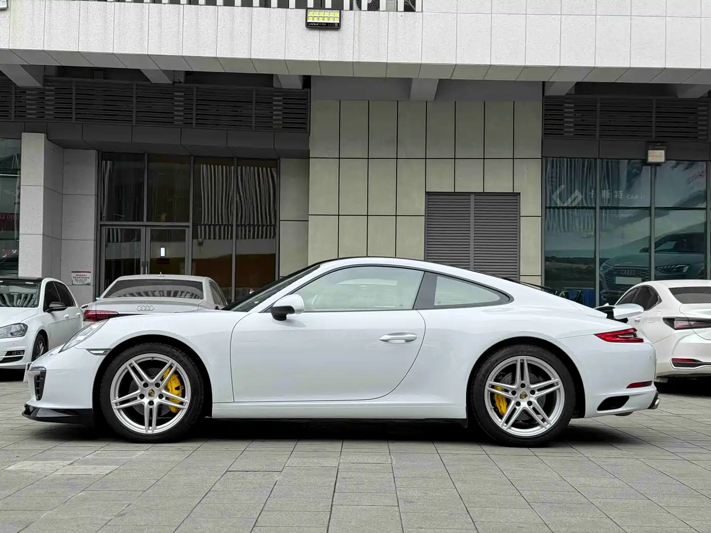 Porsche 911 2016 Carrera 3.0T фото 12