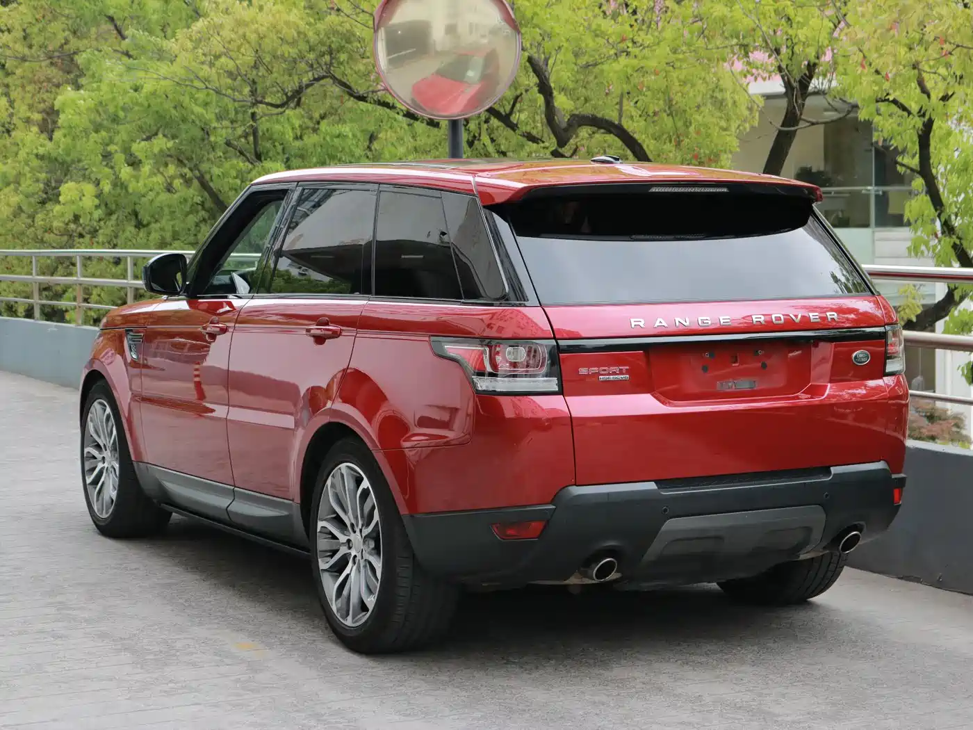 Land Rover Range Rover Sport 2016 Model 3.0 SC V6 HSE DYNAMIC фото 3