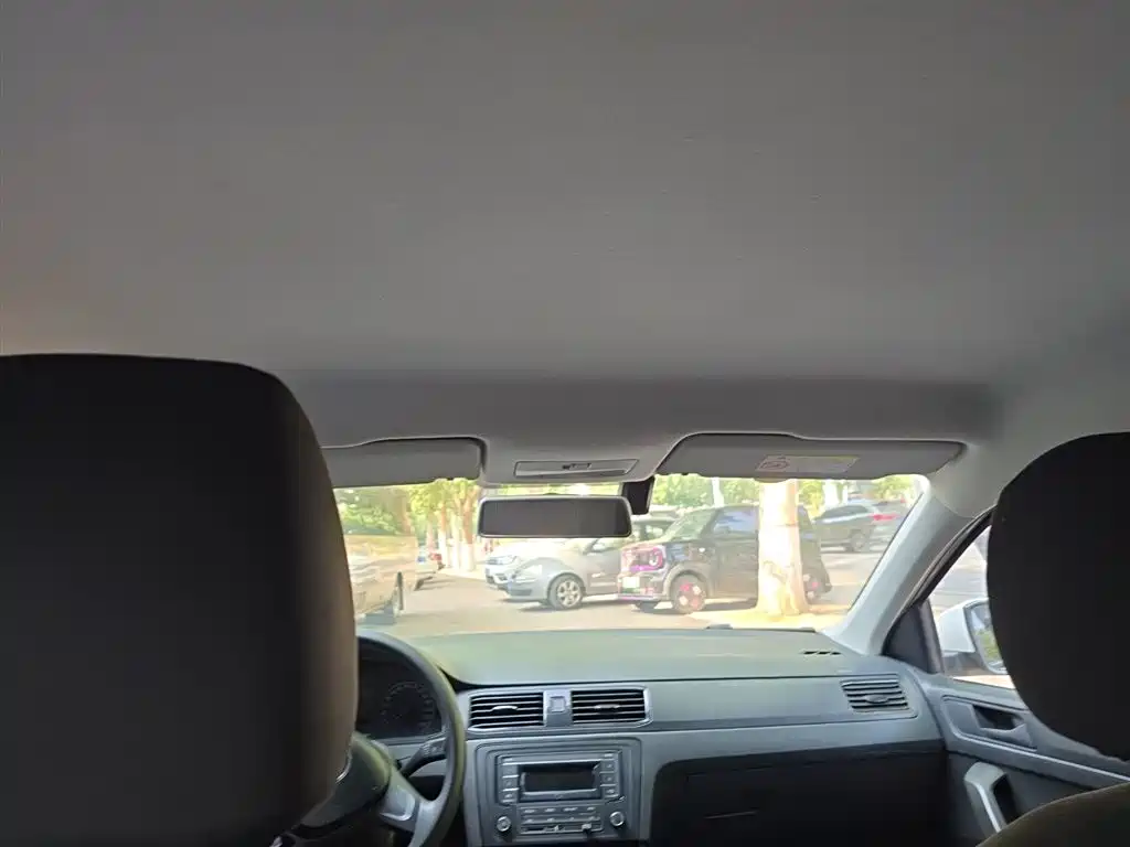 Volkswagen Santana 2016 1.6L Automatic Trend Edition фото 9