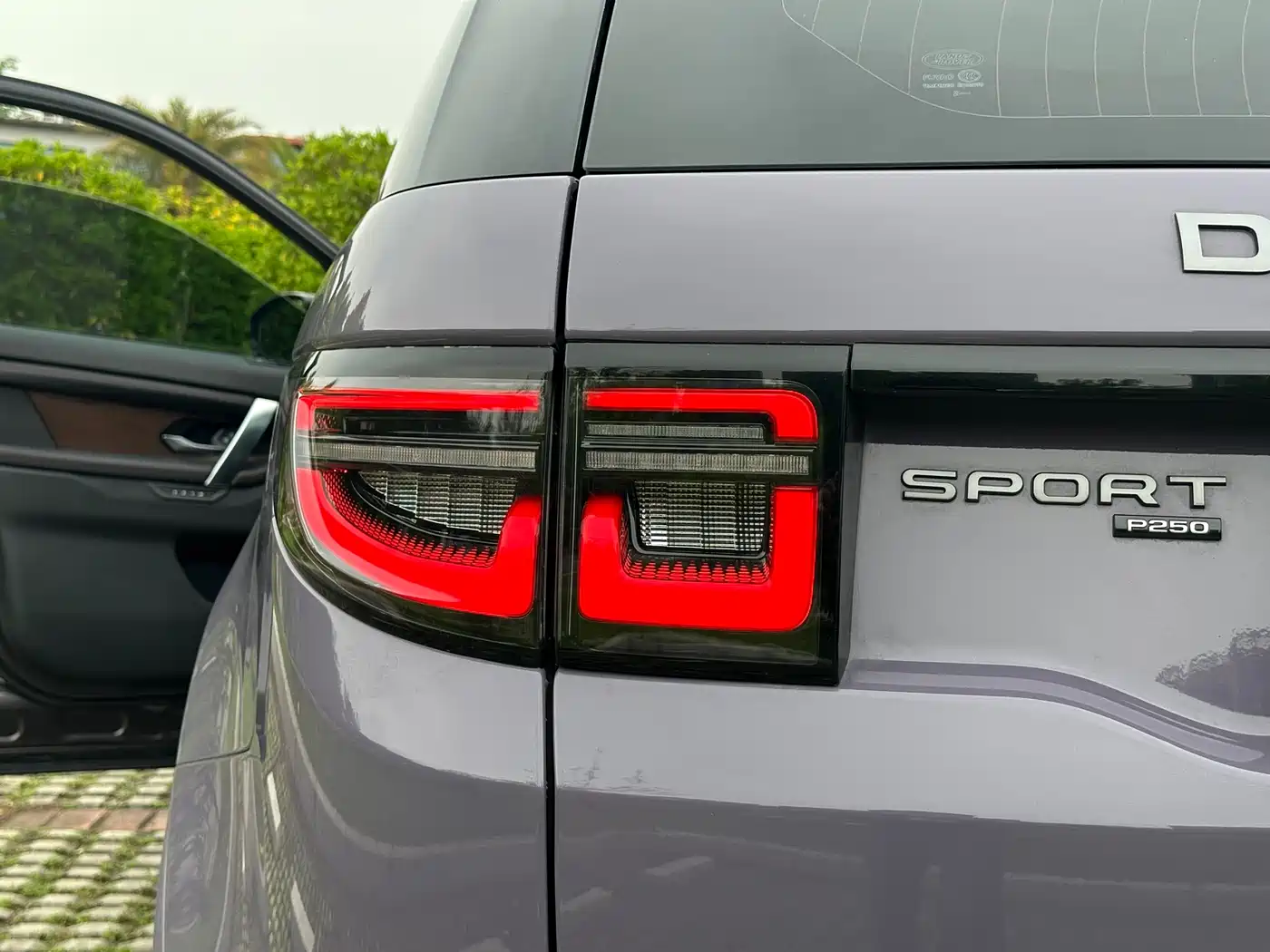 Land Rover Discovery Sport 2022 Model Year Second Facelift 249PS R-Dynamic SE Performance Technology Edition 5-seater фото 9