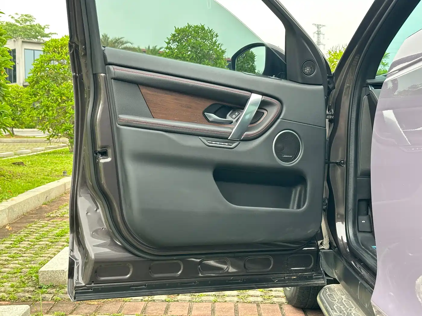 Land Rover Discovery Sport 2022 Model Year Second Facelift 249PS R-Dynamic SE Performance Technology Edition 5-seater фото 10