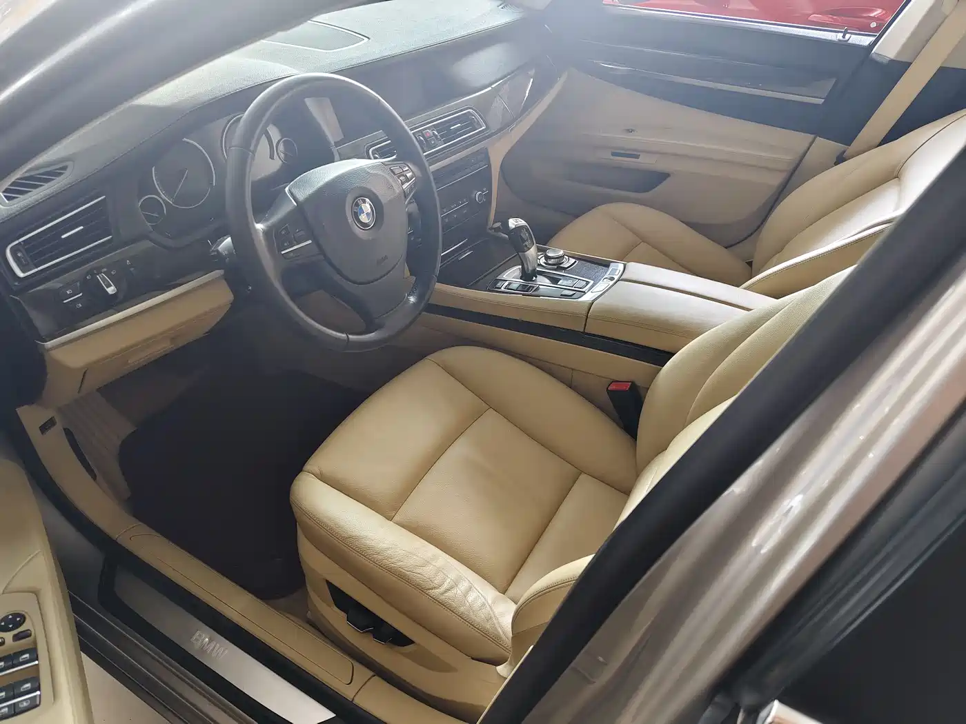 BMW 7 Series 2011 740Li Steinway Limited Edition фото 3