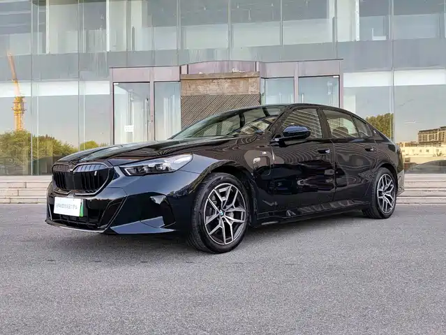 BMW i5 eDrive 40L, M Спорт-пакет