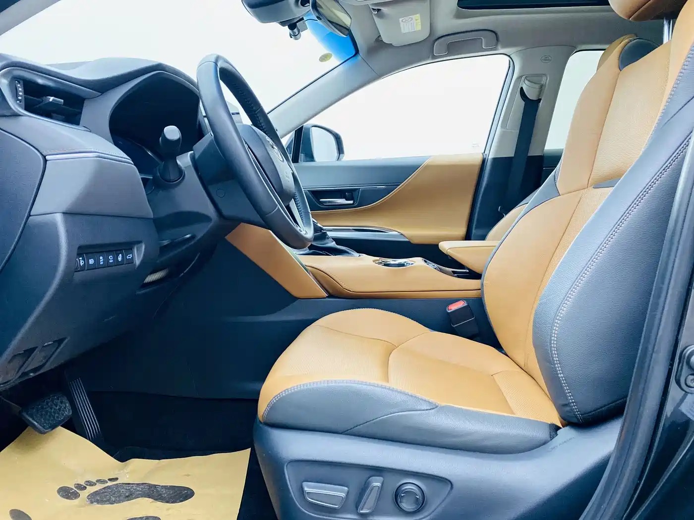 Toyota Venza 2022 2.0L CVT AWD Ultimate Edition фото 13