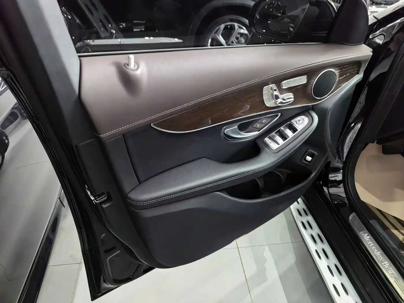 Mercedes-Benz GLC 2022 Model GLC 300 L 4MATIC Dynamic Edition фото 6
