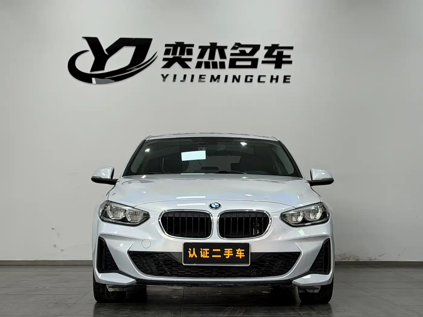 BMW 1 Series 2022 120i M Sport фото 2