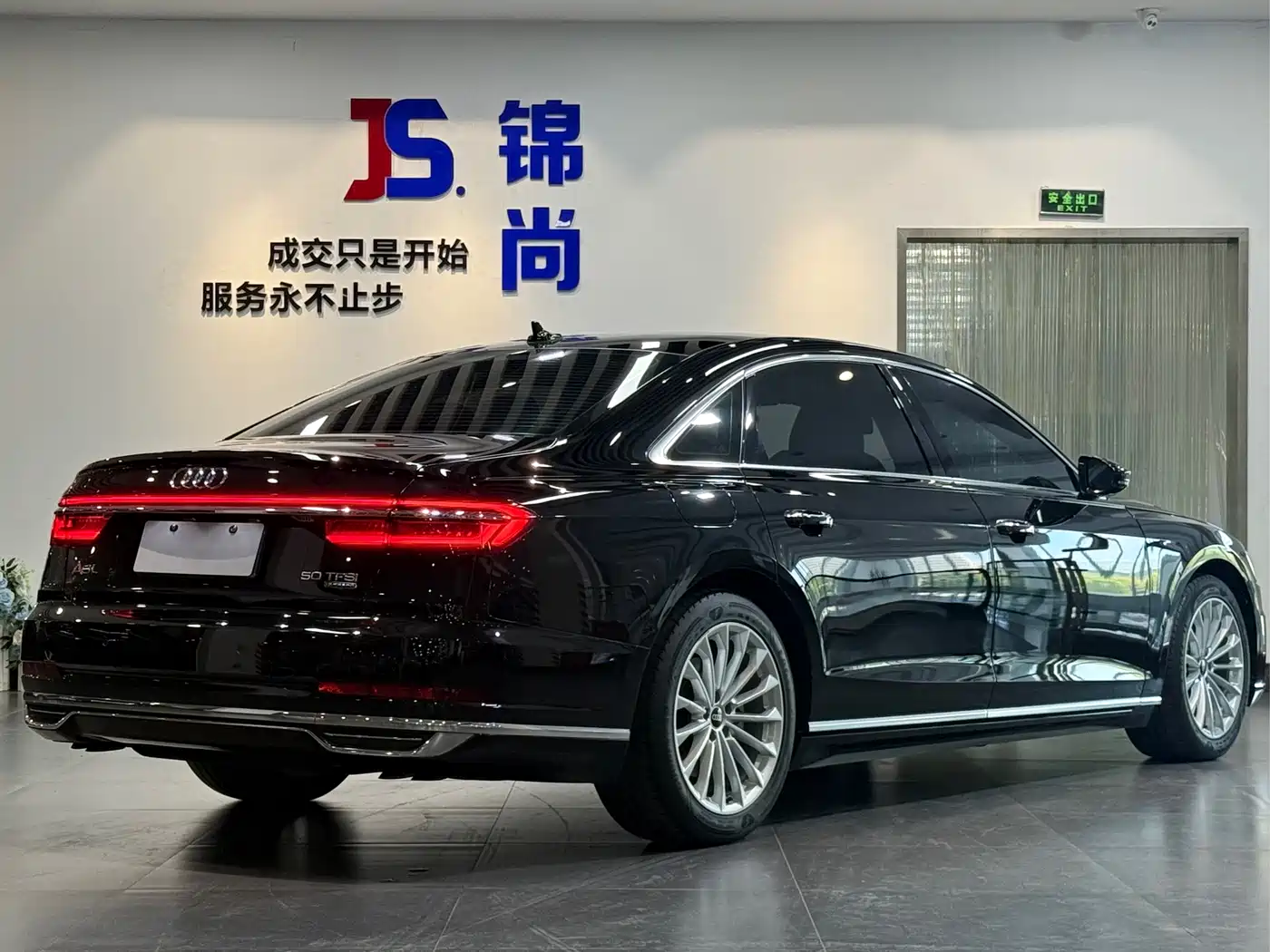 Audi A8 2022 A8L 50 TFSI quattro Comfort Collector's Edition фото 4