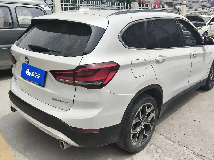 BMW X1 2022 sDrive25Li Leading фото 3