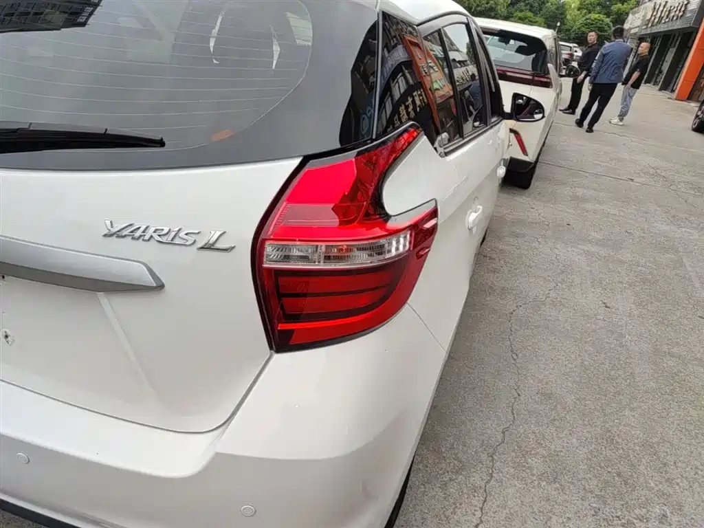 Toyota YARiS L Zhi Xuan 2016 Facelift 1.5E CVT Charming Edition фото 8