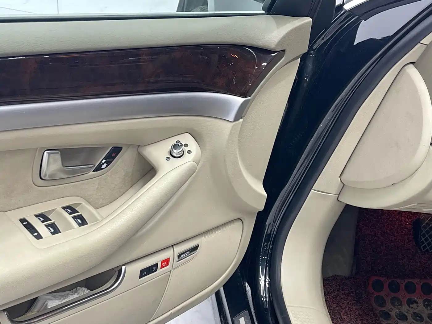 Audi A8 2009 Audi A8L 4.2 FSI quattro Premium фото 5