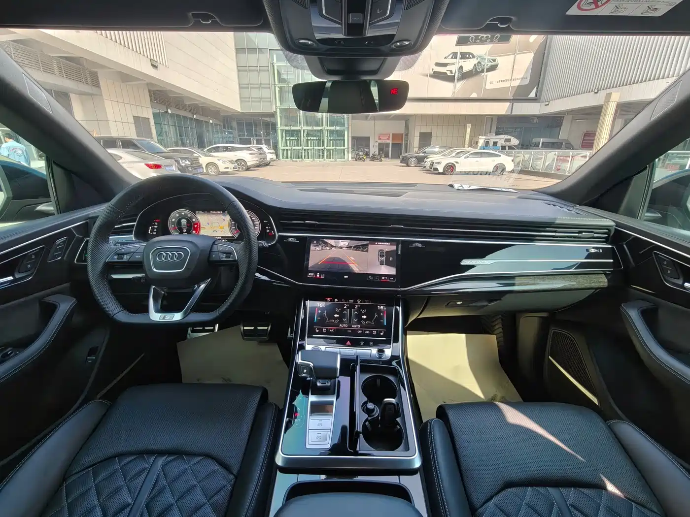 Audi Q8 2021 Model 55 TFSI Exclusive Dynamic фото 8