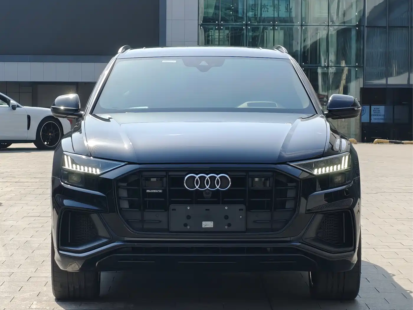 Audi Q8 2021 Model 55 TFSI Exclusive Dynamic фото 2