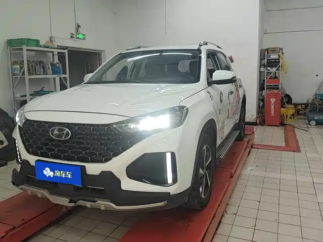 Hyundai ix35 2.0L, автомат, моноприводный, GLS, Лидер