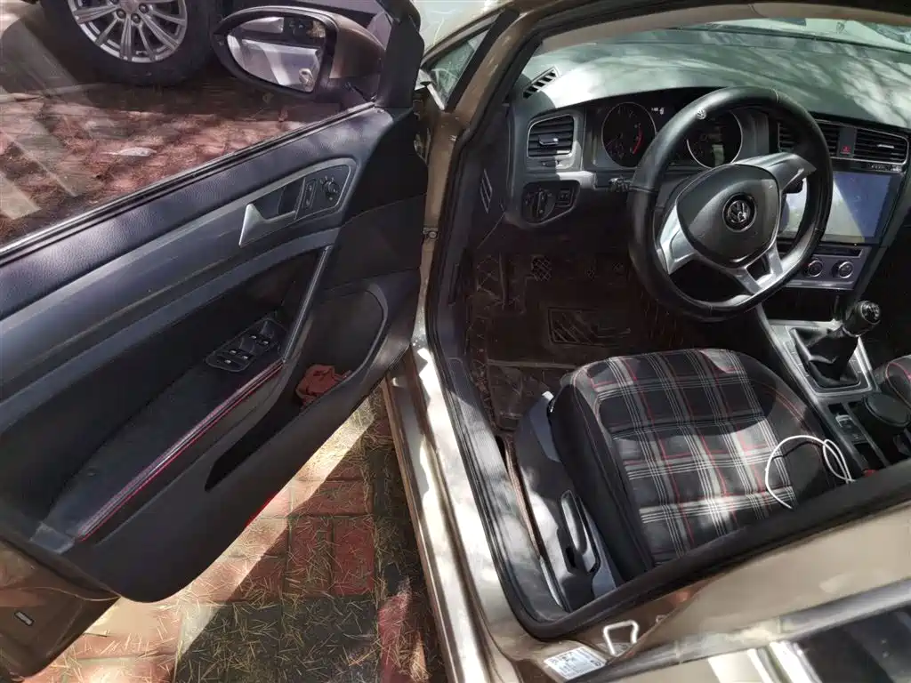 Volkswagen Golf 2016 1.6L Manual Fashion фото 14