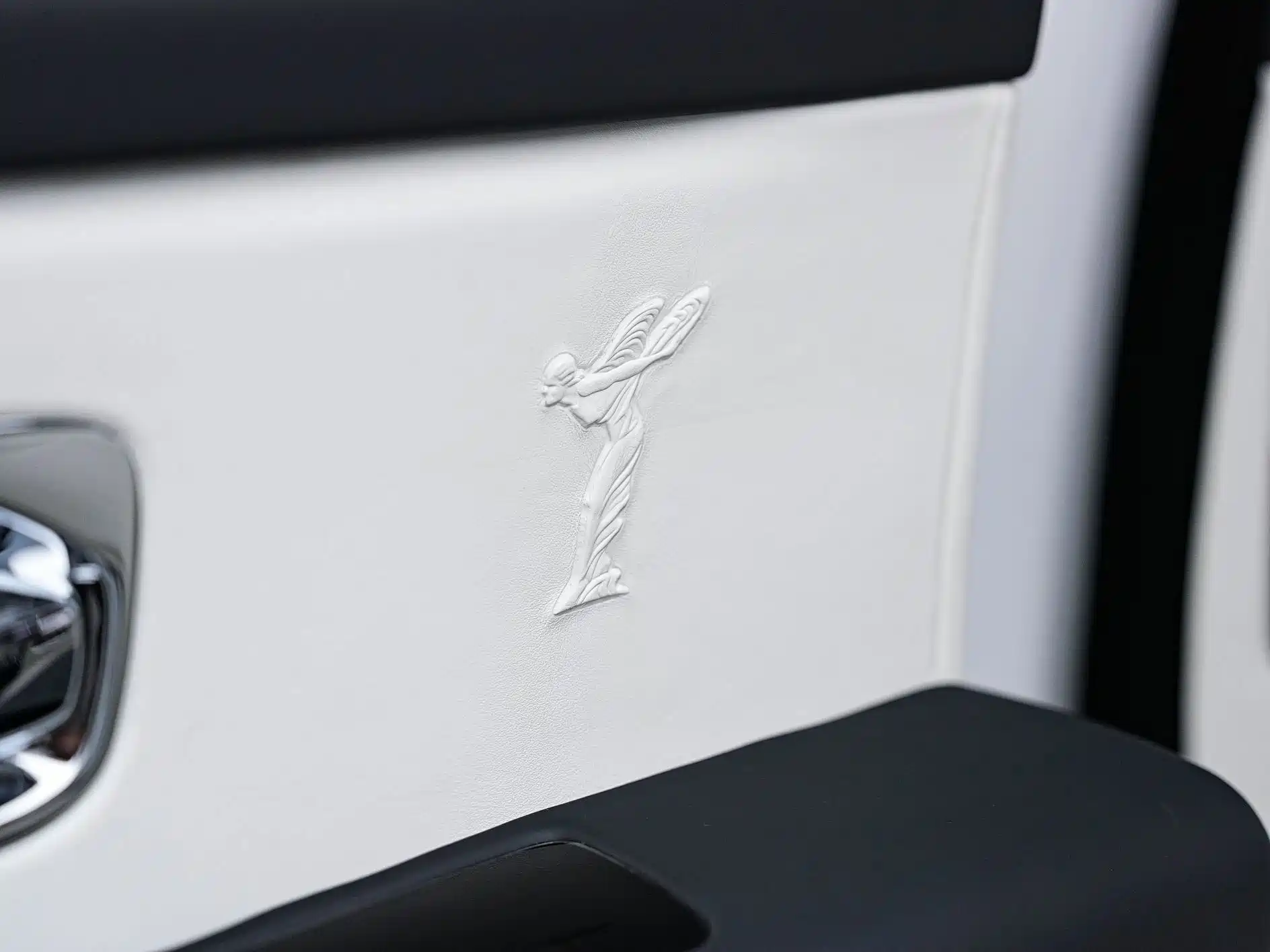Фото 25 - Rolls-Royce Cullinan