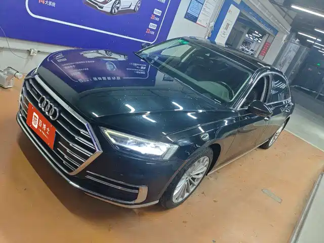 AUDI A8